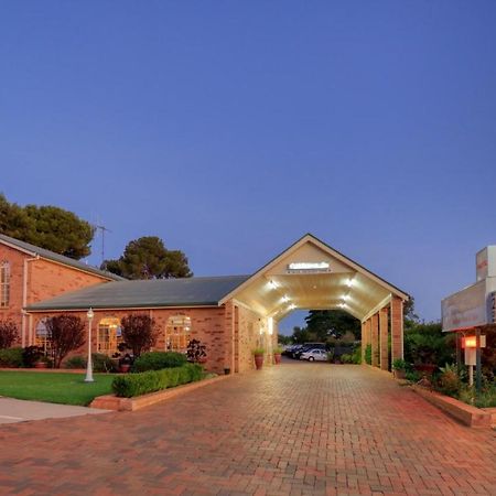 North Parkes Motel Екстериор снимка