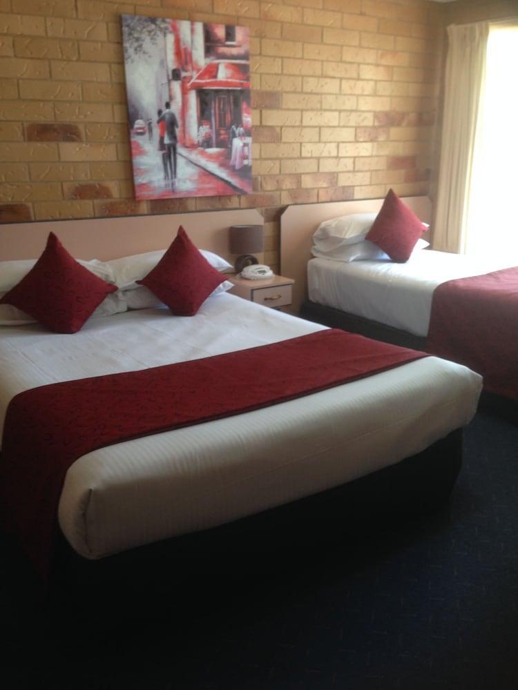 North Parkes Motel Екстериор снимка