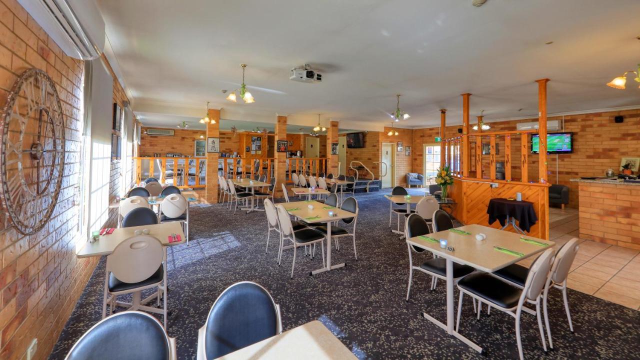North Parkes Motel Екстериор снимка