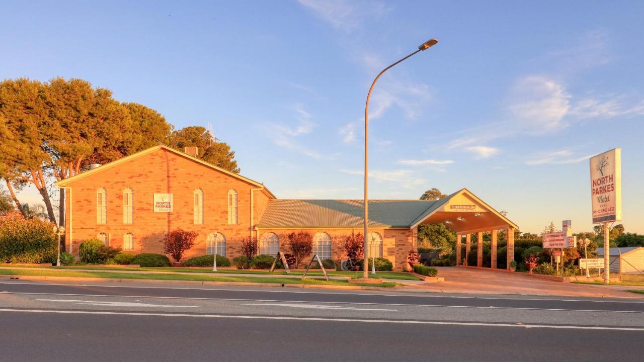 North Parkes Motel Екстериор снимка