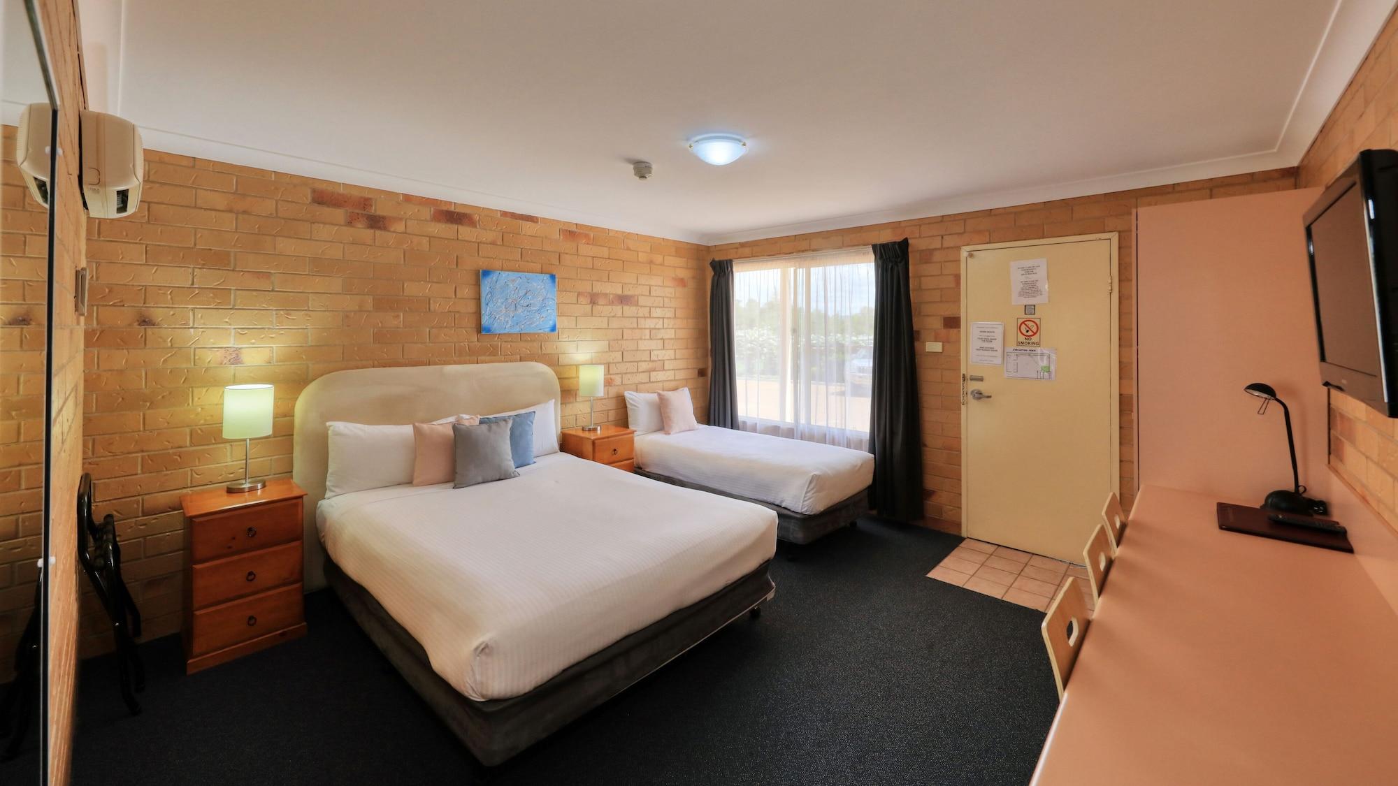 North Parkes Motel Екстериор снимка