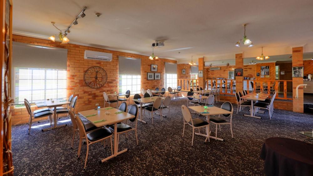 North Parkes Motel Екстериор снимка