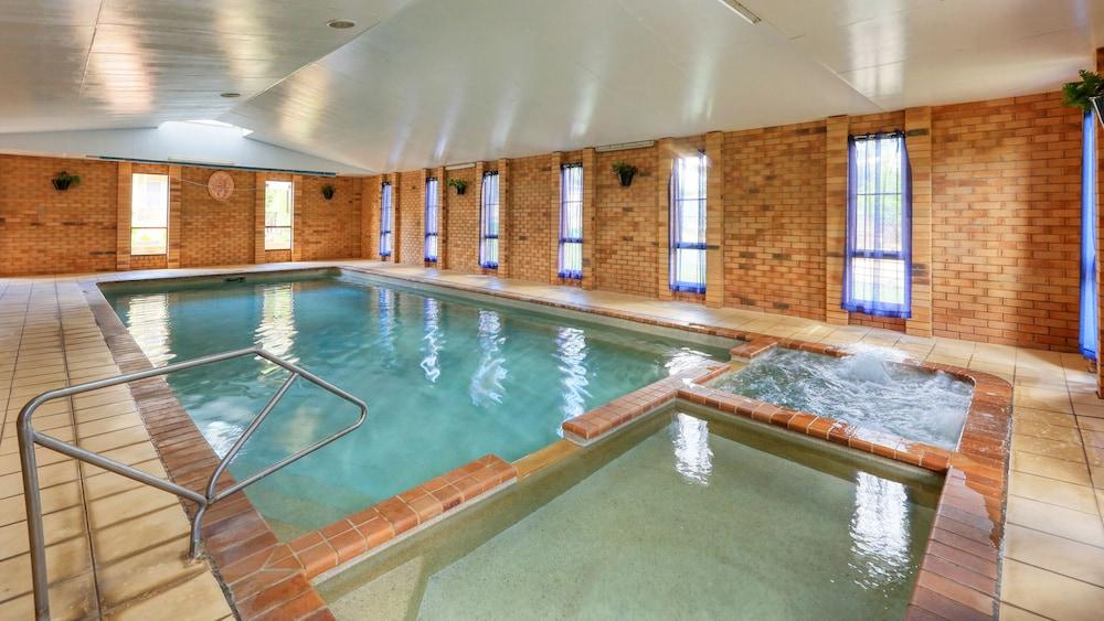North Parkes Motel Екстериор снимка