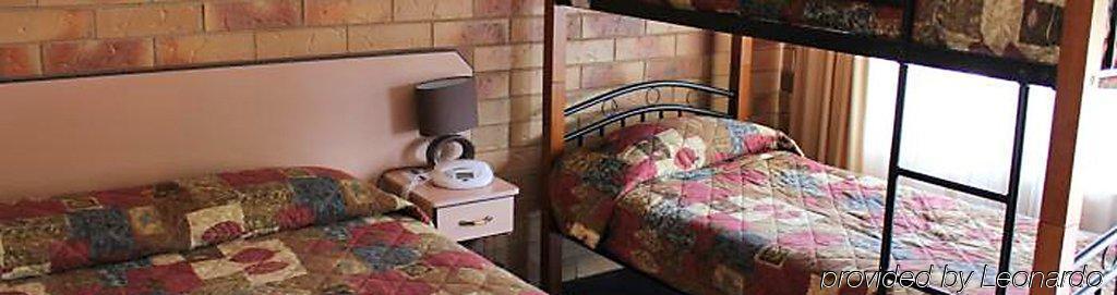 North Parkes Motel Екстериор снимка