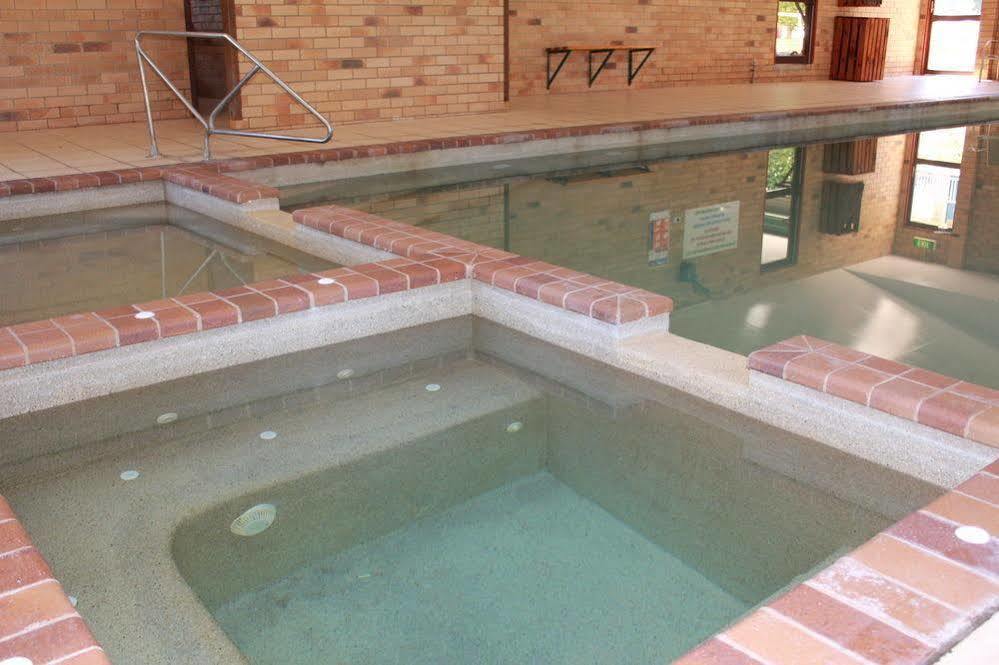 North Parkes Motel Екстериор снимка