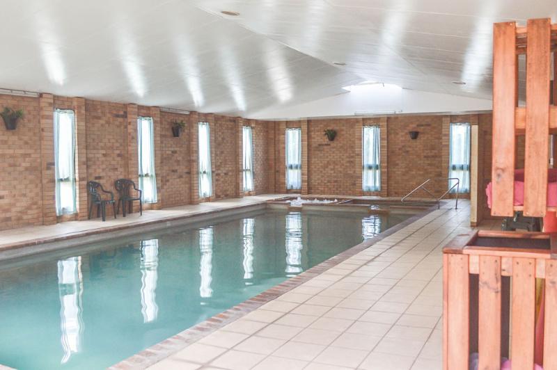 North Parkes Motel Екстериор снимка