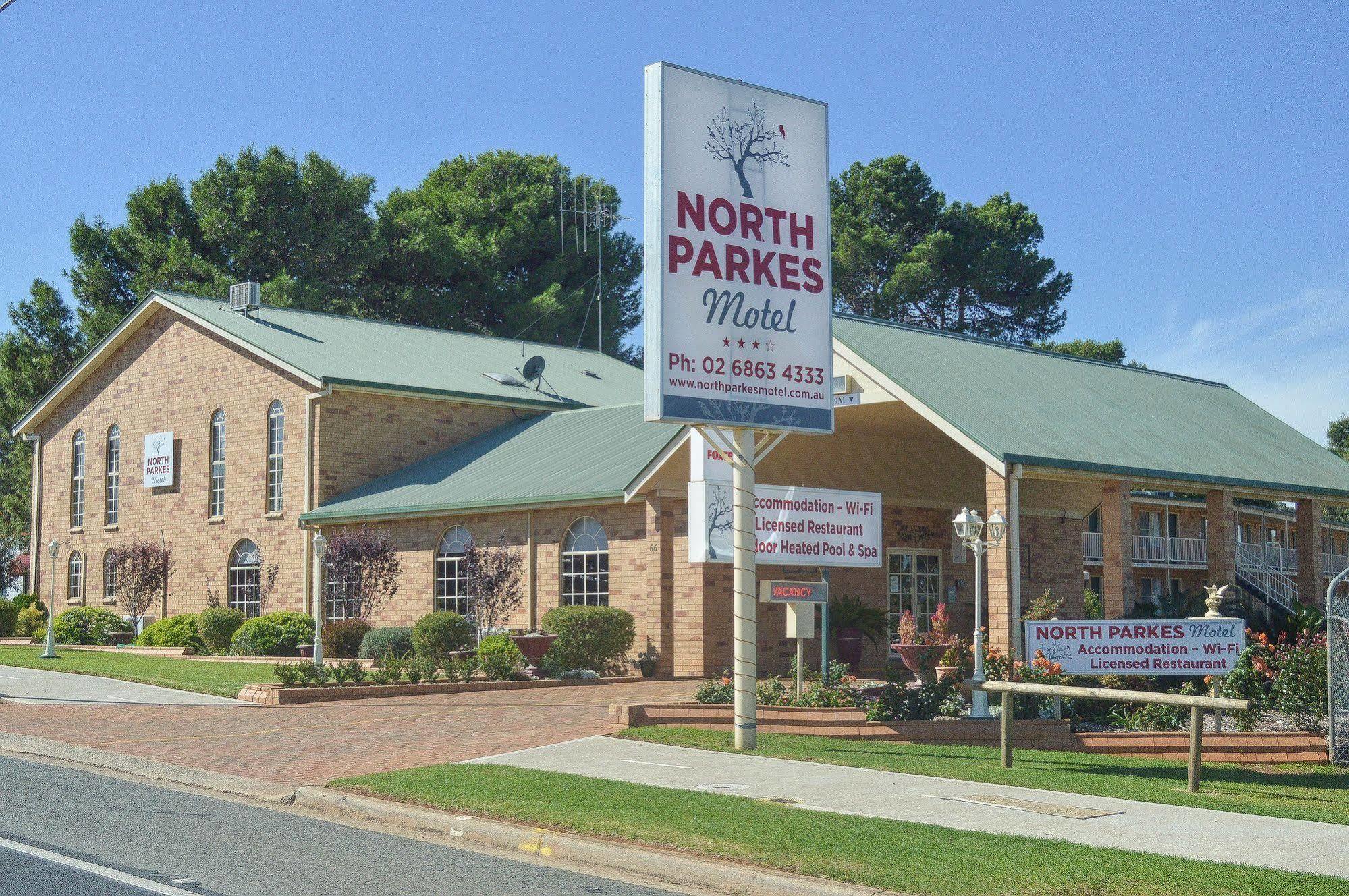 North Parkes Motel Екстериор снимка