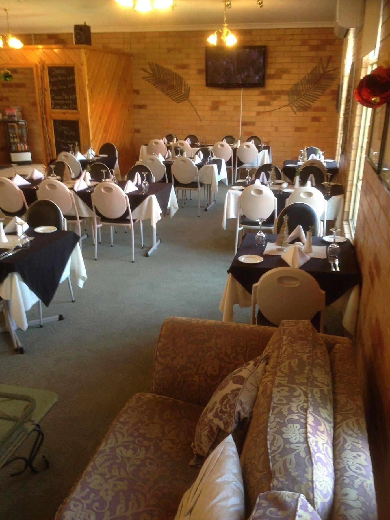 North Parkes Motel Екстериор снимка