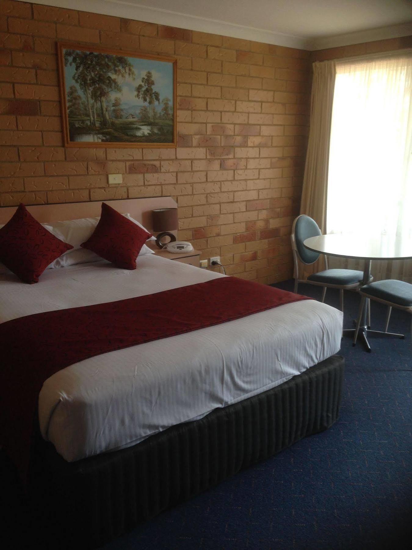 North Parkes Motel Екстериор снимка