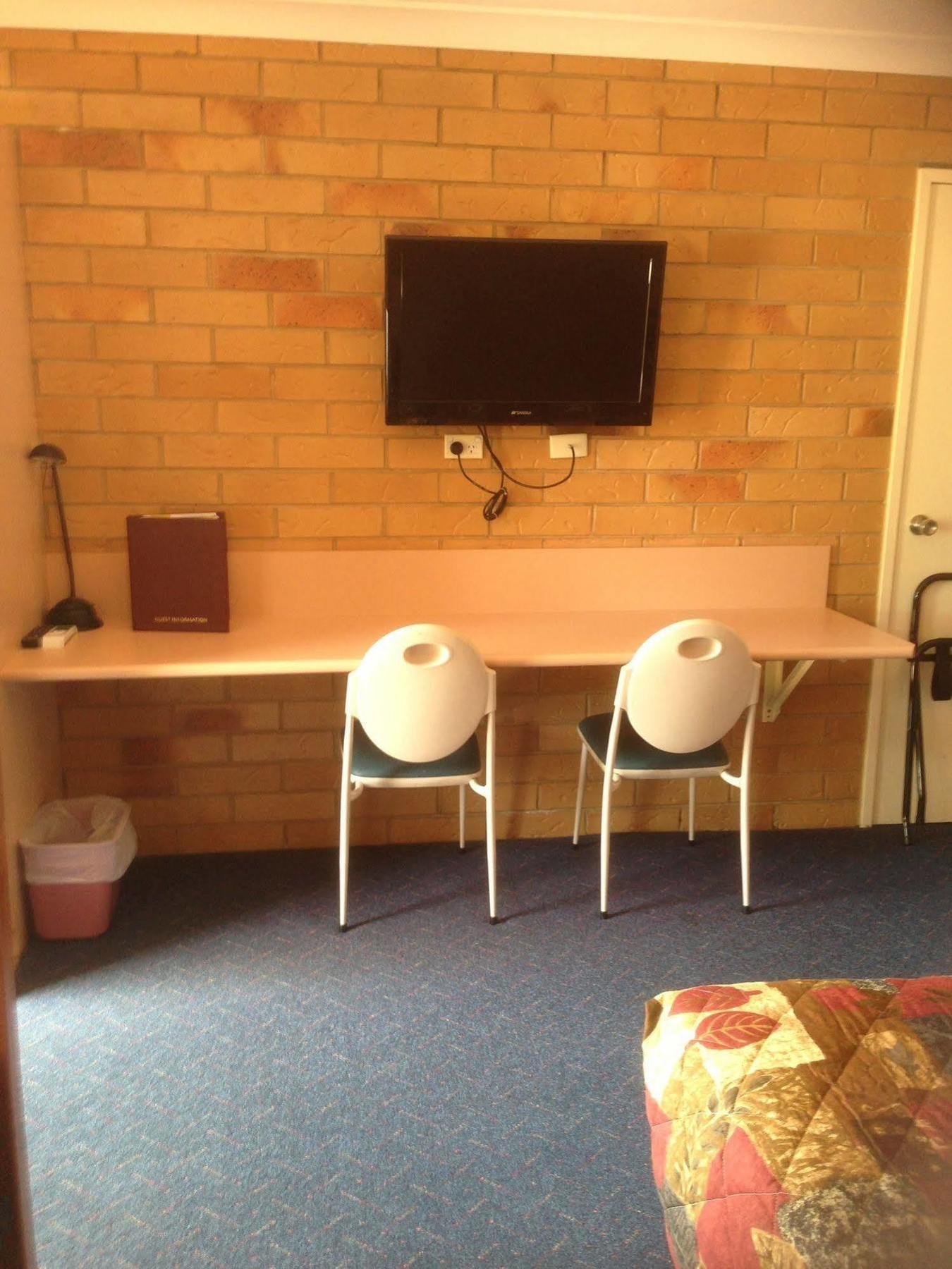 North Parkes Motel Екстериор снимка